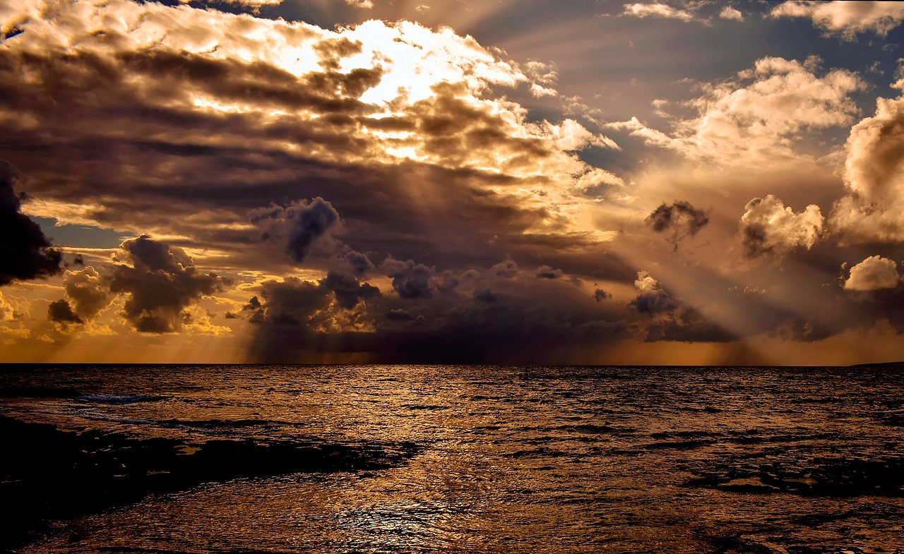monolithic-part-of-the-waters-3054548_1280